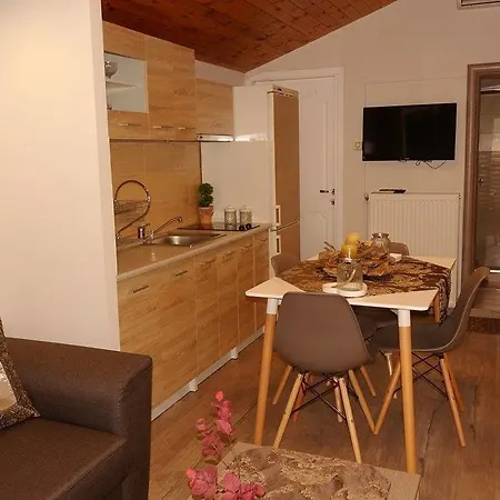 Koala Apartments- Irida, Elea Daire